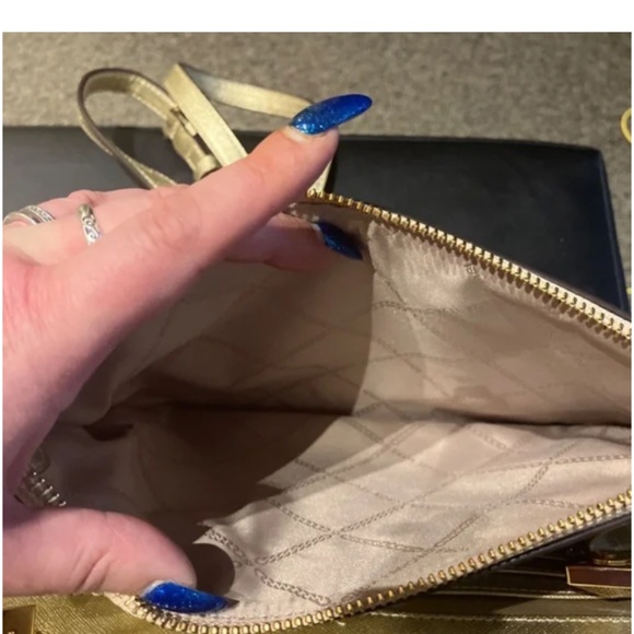 MK “Karla” (Jet Set Collection) Travel Wristlet/Clutch-Gold NWT - Picture 3 of 11